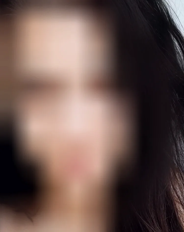 Diana, 28