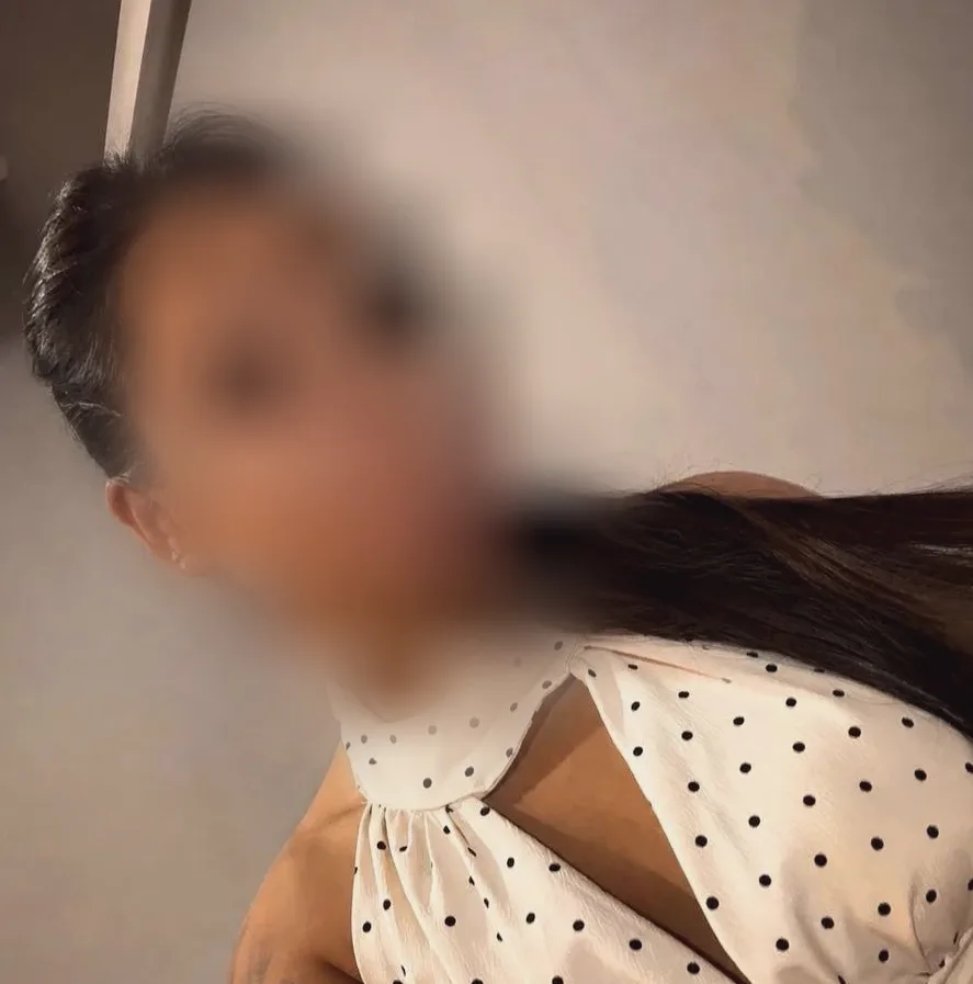 Fiona, 25
