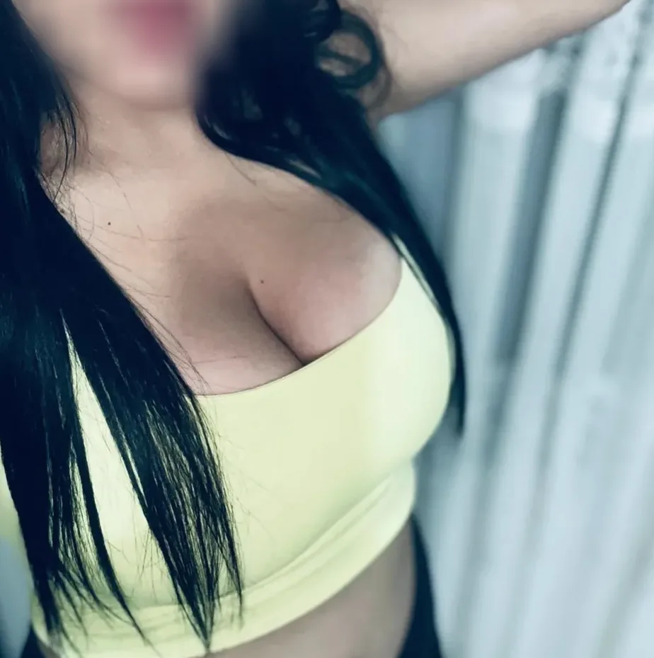 Lucia, 20